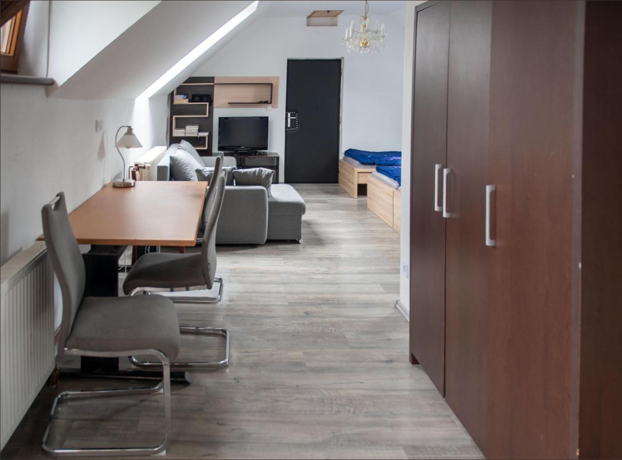 V Sadu Apartman Lysá nad Labem Kültér fotó
